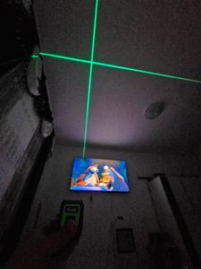 Kreuzlinienlaser 2-Linien Laser Level Grüne Laser Kreuzlinie, vertikale Linie, horizontale Linie, Selbstnivellierung, IP54 Wasserdicht Lasermessgeräte Kunden-Foto 5