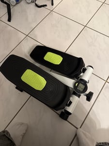 COSTWAY Mini stepper s odporovými pásmi, odporom a LCD displejom, Swing Stepper 100 kg, fitness zariadenie Fotografia od zákazníka č. 1