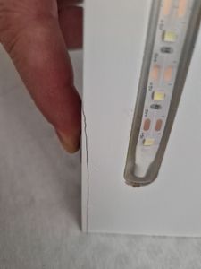 COSTWAY sieradenkast met 15 LED-lampjes, sieradenrek voor deur- en wandmontage, sieradenkist met spiegel, sieradenspiegelkast voor ringen, kettingen, oorbellen, inclusief 2 sleutels, wit Klantenfoto 4