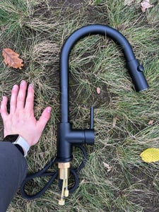 KLARWERK® Paul | ausziehbare Niederdruck Armatur Gold gebürstet | Edelstahl Wasserhahn Küche | U-Auslauf Mischer 360° drehbar | Boiler 3 Anschlüsse Kunden-Foto 1