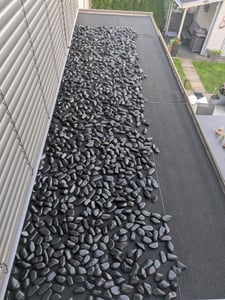 Dekosteine schwarz poliert 20 kg | Kieselsteine Garten 5-8 cm | Zierkies für Vasen | Flusssteine | Ziersteine | Flusssteine Pflanzen | Deko-Kies | Steine-Garten Kunden-Foto 1
