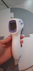 Infrarot Thermometer Digital Fieberthermometer Körperthermometer Berührungslose Kontaktlos Baby und Erwachsene Säuglinge Helligkeit Stirn LED Retoo Kunden-Foto 10