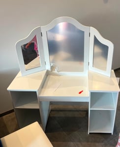 COSTWAY 2-in-1 kinderkamer make-up tafel en bureau met afneembare spiegel, kaptafel voor meisjes met open vakken, houten kaptafel, witte make-up tafel Klantenfoto 1
