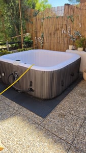 Vasca idromassaggio gonfiabile AREBOS "Barcelona", 185x185 cm, interna ed esterna, con riscaldamento, 910 litri, incl. copertura, Bubble Spa & Wellness Massage 6 persone Foto del cliente 2