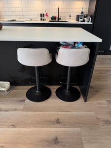 Miliboo - Barhocker höhenverstellbar Stoff mit strukturiertem Samteffekt in Blassgrün und Metall (2er-Set) BOOST Kunden-Foto 1