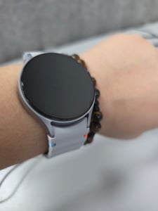 Samsung Galaxy Watch7 (44 mm, Bluetooth), 3,81 cm (1.5"), AMOLED, Touchscreen, WLAN, GPS, 33,8 g Kunden-Foto 1