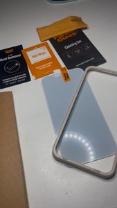 PanzerGlass ® Displayschutz iPhone 14 | 13 | 13 Pro | Ultra-Wide Fit m. EasyAligner, Apple, Apple - iPhone 14, Apple - iPhone 13, Apple - iPhone 13 Pro, Trockene Anwendung, Kratzresistent, Schockresistent, Transparent, 1 Stück(e) Kunden-Foto 1