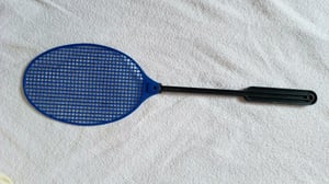 Fliegenklatsche Tennisschläger sortiert, 4 Farben Kunden-Foto 5