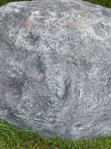 roccia decorativa grigia in fibra di vetro per la costruzione di scenari - ca. 76x68x30 - grigio - Adatta anche per l'uso esterno Foto del cliente 1