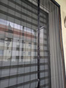 Sekey 70x200cm Magnet Fliegengitter Tür Vorhang für Holz, Eisen, Aluminium Türen und Balkon. Einfache Installation Schwarz Kunden-Foto 22