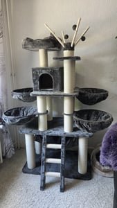 tectake® Kratzbaum Gismo 195 cm inklusive Treppe, 4 Spielbällen und Kippschutz Kunden-Foto 9