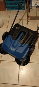 Scheppach Handkehrmaschine Trike-S | 22 L Kehrbehälter | 650 mm Kehrbreite Kunden-Foto 1