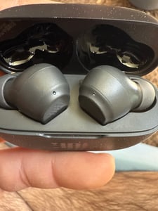 JBL Wave 200 TWS True-Wireless In-Ear Bluetooth-Kopfhörer - Schwarz Kunden-Foto 1