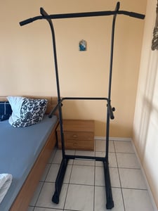 Multifunktionale Klimmzug- & Dip-Station höhenverstellbar 185–194 cm, freistehend, rutschfeste Griffe, bis 200 kg, schwarz Kunden-Foto 1