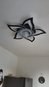 ZMH Wentylator sufitowy LED z oświetleniem 48W Czarna lampa sufitowa z wentylatorem Cichy pilot zdalnego sterowania Ściemnianie 3 temperatury barwowe 6 prędkości Timer Lampa sufitowa do sypialni do salonu jadalni Zdjęcie produktu od klienta nr 1