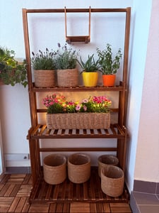 WISFOR Scala per fiori in legno massiccio, scaffale per piante a 3 livelli, portafiori per interni ed esterni, 79x36,5x145cm Foto del cliente 1