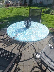Passgenaue Tischdecke mit Flanellrücken, elastischem Rand, wasserdicht, ölabweisend, PVC-Tischdecke, fleckenabweisend, abwischbar, für runde Tische (ideal für runde Tische mit 91-112 cm Durchmesser) Kunden-Foto 1