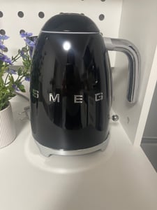 Smeg KLF03PGEU 50's Style Elektrischer Wasserkocher, 1.7 l - Pastellgrün Kunden-Foto 5