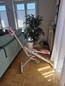 Multifunktionaler Ganzkörpertrainer – Bauch- & Rückentrainer mit 3 Widerstandsbändern, klappbar, LCD-Display, verstellbarer Sitz & Lenker, bis 158 kg Kunden-Foto 1
