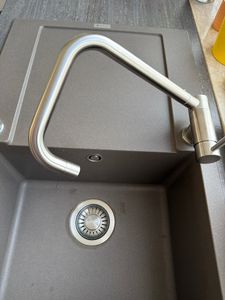 Cecipa Küchenarmatur Gebürsteter Edelstahl Klappbar, Wasserhahn Küche Vor Fenster, 360° Drehbar Spültischarmatur, 7-Form, 63mm Niedrig, Einhandmischer Kunden-Foto 1