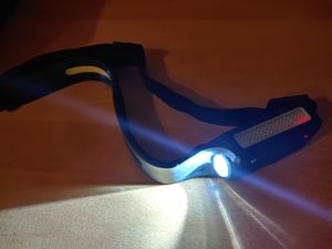 2 x LED Stirnlampe, Sensorscheinwerfer USB wiederaufladbar Kopflampe, IPX4 wasserdicht, Schwarz Kunden-Foto 2