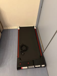Laufband mit 7 % Steigung – 3-in-1-Laufbänder bis 130 kg – 1–8 km/h einstellbar – Lauffläche 38,5 x 90 cm – Schwarz Kunden-Foto 7