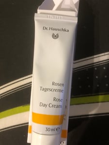 Crème de jour à la rose Dr.Hauschka pour peaux sèches et sensibles, 30 ml Photo du client 1