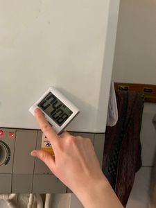 Digitaler Kuechentimer mit starkem Magnetrueckstand Aufhaengeloch Lauter Alarm Grosses LCD-Display Kochtimer Uhr fuer Zeitmanagement Training Backen Eieruhr Kunden-Foto 1