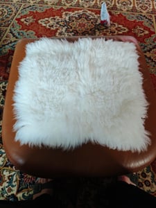 Öko Schaffell Hell – Echtes Lammfell, , Schnäppchen, eher lang (5cm -15cm) 120-130cm lang Kunden-Foto 1