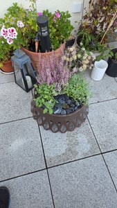 Grabschale mit Selbstbewässerung Grabvase mit Wasserspeicher Pflanzschale als Grabschmuck Blumenschale Groß Grab Vase Friedhof Wetterfest Grabschale Bronze Ø 30 Kunden-Foto 1