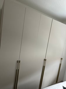 Drehtürenschrank Kleiderschrank Schrank 230 cm Weiß/Weiß sechstürig Rosa 02 Kunden-Foto 1