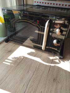 Gorenje MO20E1HRL Retro Standmikrowelle, 5 Leistungsstufen, 700 Watt, 20 l Volumen, Glastür, beige Kunden-Foto 4