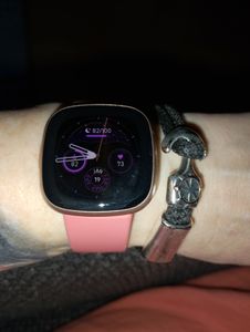 FitBit FB523RGRW Fitbit Versa 4 Pink Sand/Copper Rose Fotografia od zákazníka č. 1
