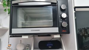 Bayli Mikrowellenhalterung Ausziehbar 31-47,5cm – Microwelle Tragkraft 40kg – Halter für Mikrowelle - Küchenregal – Mini Backofen Halterung inkl. Montagematerial - Wandbefestigung - Küchengeräte Regal Kunden-Foto 2