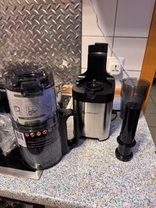 AMZCHEF Entsafter mit 113MM Einfüllöffnung, 1,8 L Slow Juicer, Entsafter für Gemüse und Obst, Leicht zu Reinigen, Silber Kunden-Foto 15