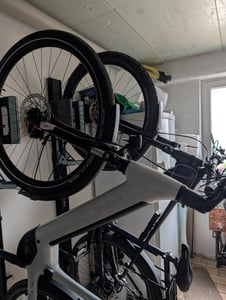 Handler Storage ABL12 automatischer Fahrradlift - Vertikale Fahrrad-Wandhalterung Kunden-Foto 2