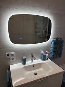 S'AFIELINA 95×60 cm Badspiegel mit Beleuchtung Oval LED spiegel mit Touch-Schalter, Dimmbar 3 Lichtfarbe Einstellbare, Beschlagfrei, Memory-Funktion Kunden-Foto 1