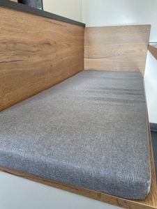 Bankauflage 120 x 40 cm, hellgrau, Unterseite Antirutsch, Bankkissen, Sitzkissen für Fensterbank, Bezug waschbar, sleepling Kunden-Foto 8