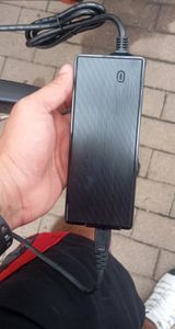 LEICKE 4A Ladegerät für 36V/42V Bosch Active/Performance Line E-Bike Akku mit Active Line Plus/Cargo Line/Performance Line CX(0275007907) Kunden-Foto 5