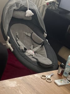 Babyschaukel, Caveen Elektrische bluetooth-Babywippe, 5 Schaukelgeschwindigkeiten, 3 Sitzpositionen, Adapter und batterie Betrieben, Weiß Kunden-Foto 1