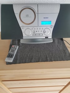 Karcher MC 6550N Kompaktanlage (mit CD Player und Kassettendeck, vertikale Stereoanlage, UKW Radio, Wecker) Kunden-Foto 1