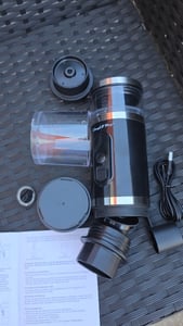 Tragbare Espressomaschine mit Akku, für unterwegs oder Camping, 3 in 1 Mini Kaffeemaschine für gemahlenen kaffee und kapseln Milchaufschäumer,USB-C Kunden-Foto 1