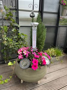 Grundig Solar Light LED Luce solare da giardino 89640 Termometro argento Foto del cliente 1