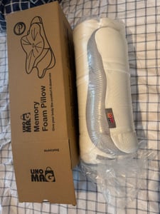 Linomag® ortopedický polštář na krk, paměťová pěna, pratelný potah, opěrka krku, ramen a paží, bílá/světle šedá, 62 x 38 x 9–13 cm Fotografie od zákazníka č. 3