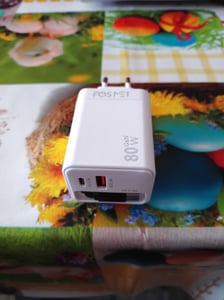 2026 NEW 65W GaN 3 in 1 USB C Ladegerät mit Einziehbarem Kabel USB-Ladegerät,PD3.0 Power Adapter,Unterstützt Super Fast Charging bei Einzelportnutzung Kunden-Foto 1