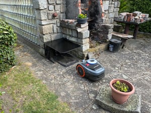 Izrielar Rasenmäher Garage Haube Premium Mähroboter Dach Schwarz Cover Mower Regenhaube Kunden-Foto 1