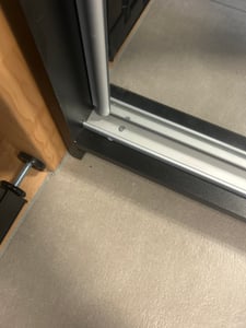 Masseno Schiebetürenschrank RIEN 250/205/60 cm Kleiderschrank mit 4 Schubladen Schlafzimmer Schrank 3-türig mit Spiegel Weiß Kunden-Foto 2