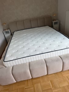 DEWINNER Matratze 160 x 200 cm, Matratze aus Memory-Schaum mit hoher Dichte, mittlere Härte, Dicke 25 cm, hypoallergen, isolierter Schlaf, 7 Zonen Kunden-Foto 1