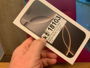 Apple iPhone 16 Pro Max , 17,5 cm (6.9"), 2868 x 1320 Pixel, 512 GB, 48 MP, iOS 18, Sand Kunden-Foto 9