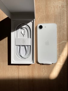 Apple iPhone 17e 256GB Nero Foto del cliente 3